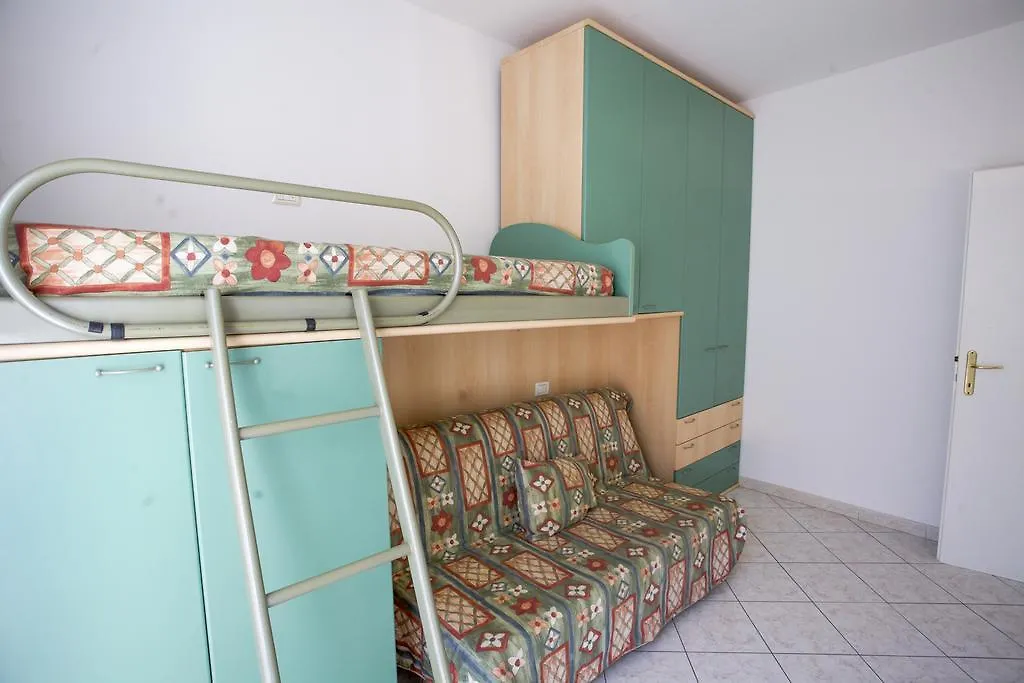 Apartment Bougainvillea Primo Piano - Goelba Zanca